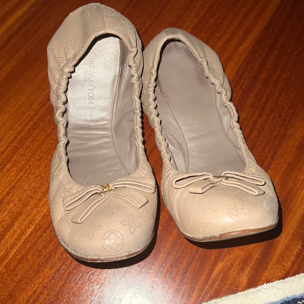 Louis Vuitton ballerina flats